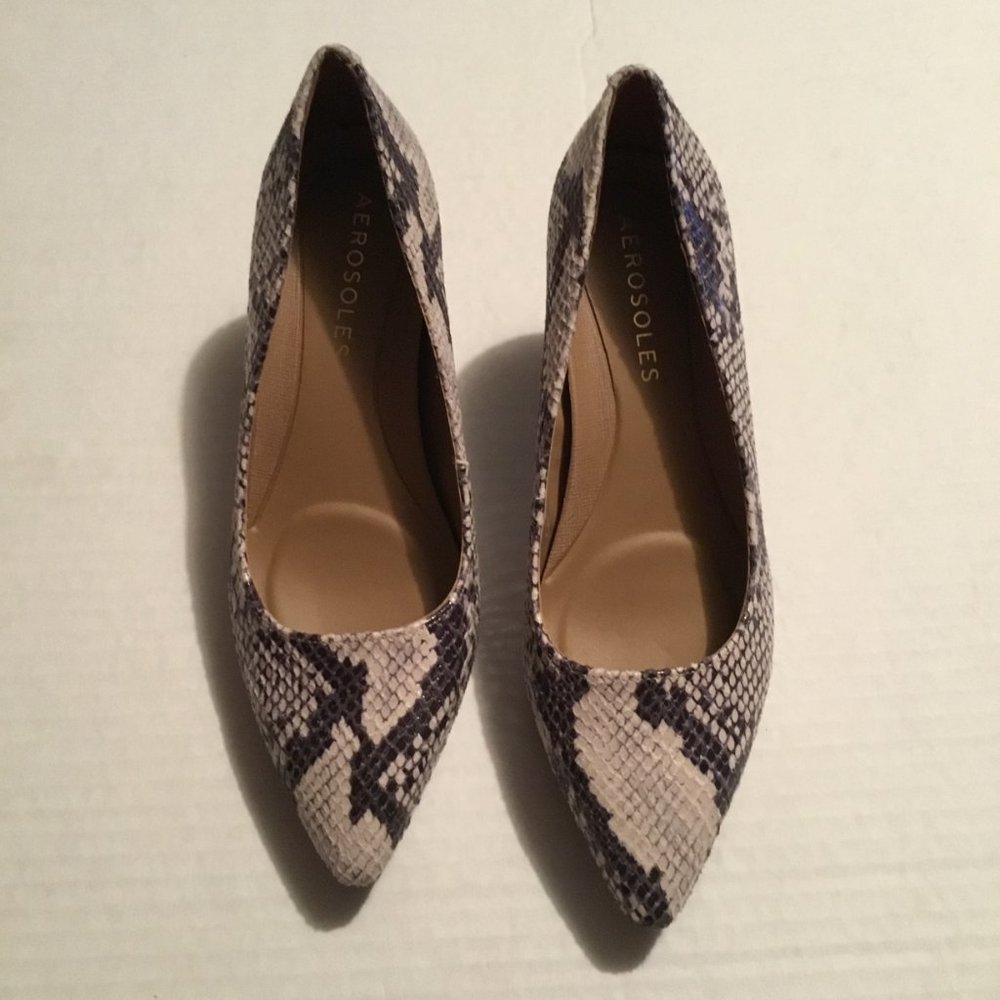 AEROSOLES lady's Rochester heels size 8 Wide in box - Picture 5 of 16